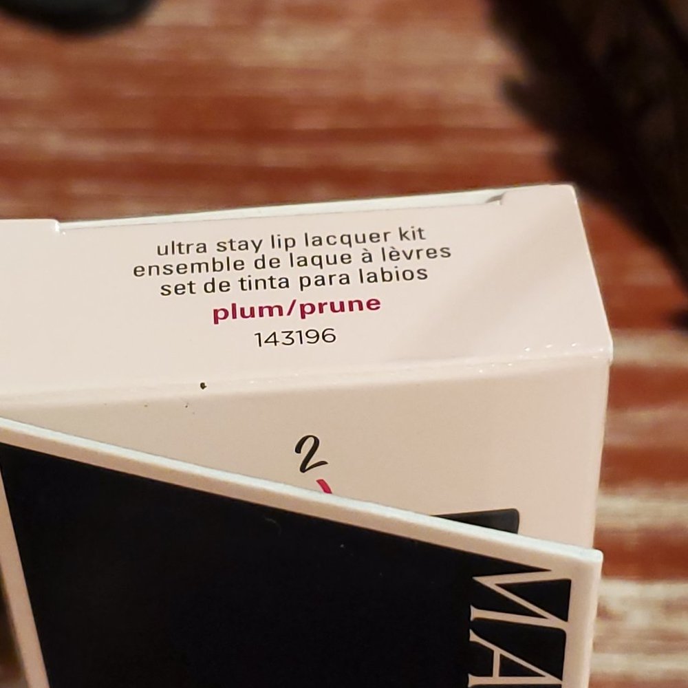 Plum Ultra Stay Lip Lacquer Kit - Limited Edition Mary Kay - Discontinued. - Picture 9 of 9